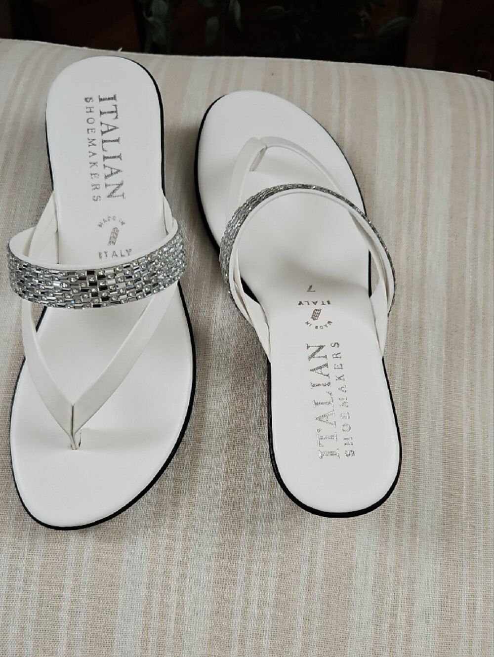 NIB Italian Shoemakers White Rhinestone Thong Wedge Sandals - Picture 2 of 8